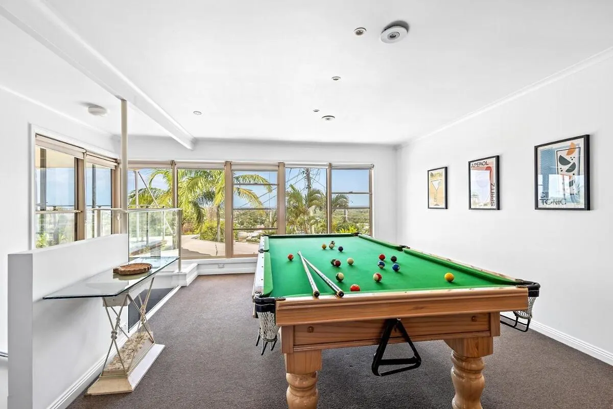 Luxe & Spacious Gem With Pool, Ocean Views, Snooker Table Alexandra Headland 0*,  Australien