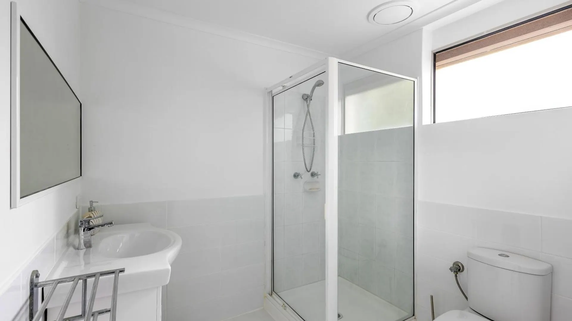 Luxe & Spacious Gem With Pool, Ocean Views, Snooker Table Alexandra Headland 0*,